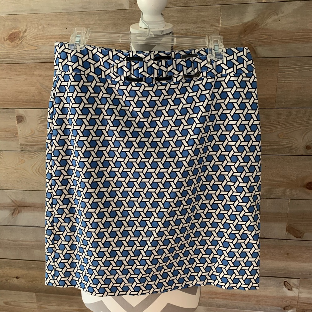 Rafaela skirt with cute built in belt in front